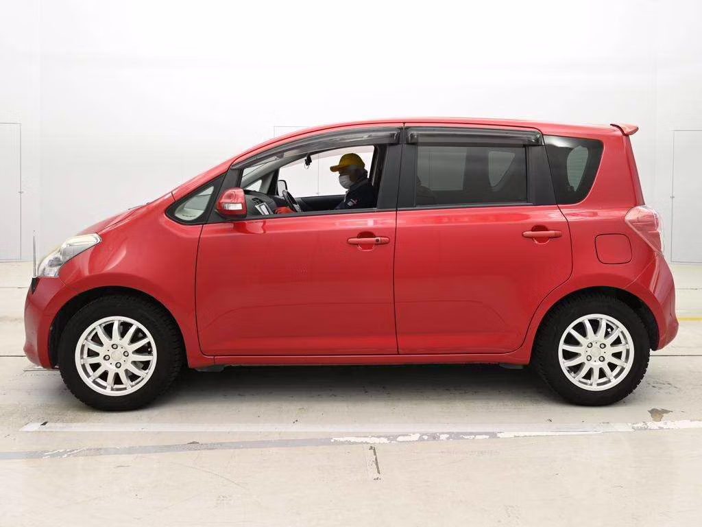 TOYOTA RACTIS