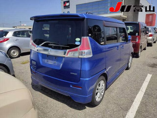MITSUBISHI DELICA D:2