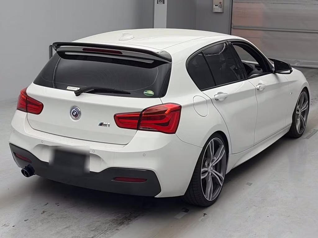 BMW 1-SERIES