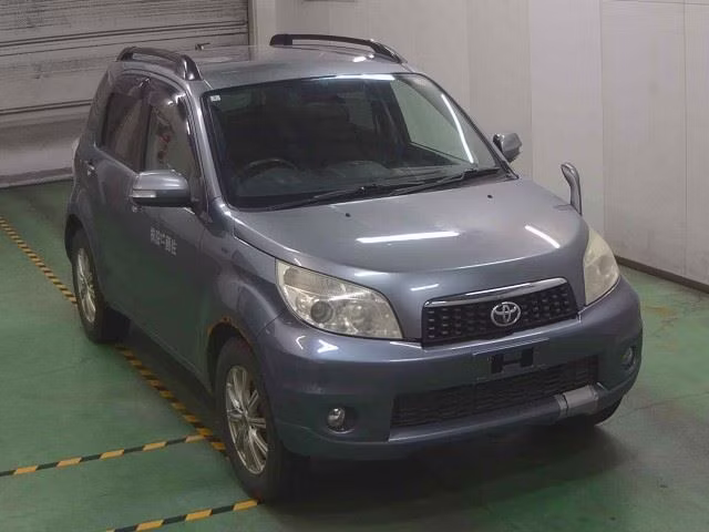 TOYOTA RUSH