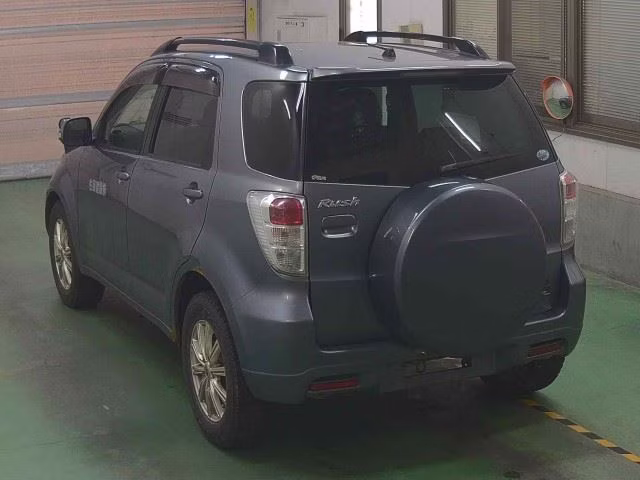 TOYOTA RUSH