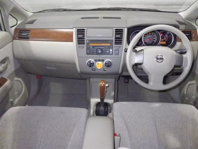 NISSAN TIIDA LATIO