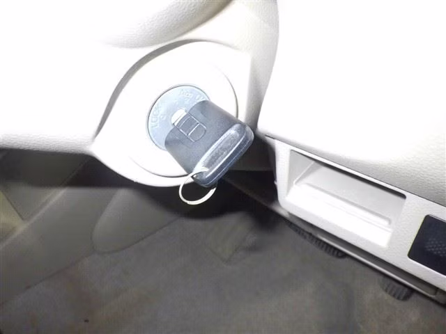 NISSAN TIIDA LATIO