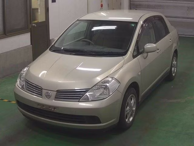 NISSAN TIIDA LATIO