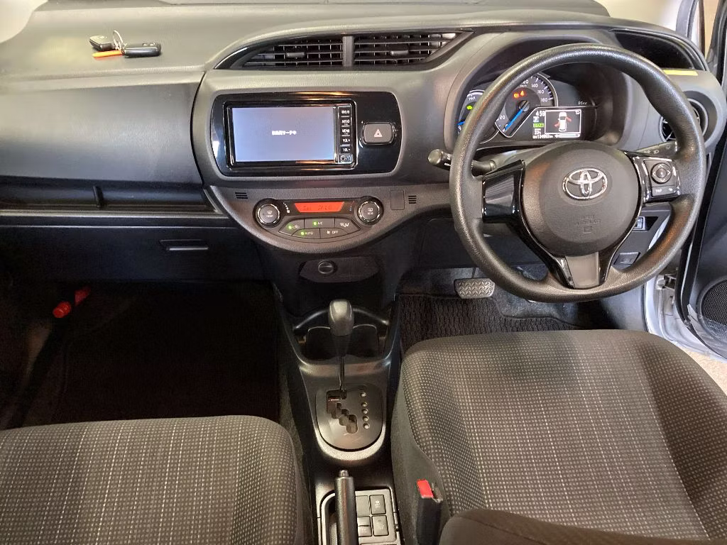 TOYOTA VITZ