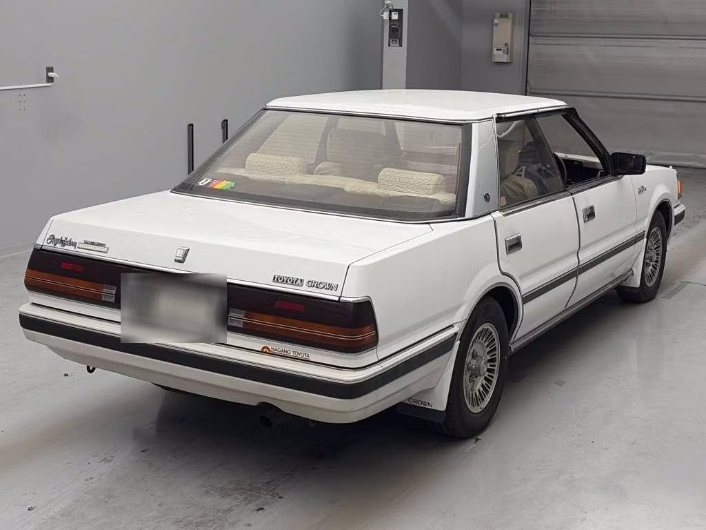 TOYOTA CROWN