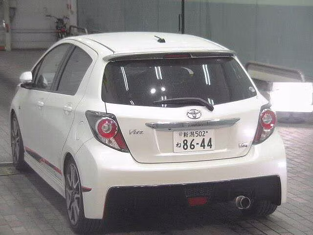 TOYOTA VITZ