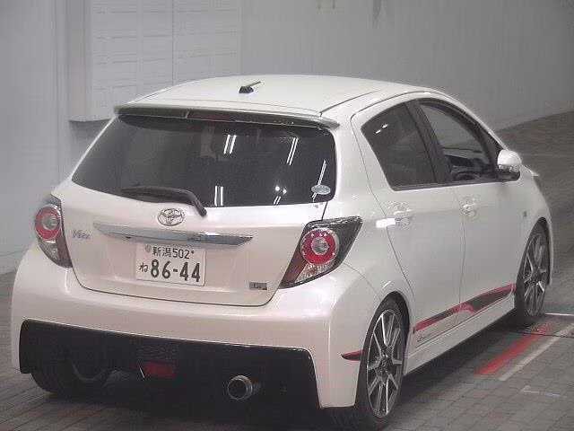 TOYOTA VITZ