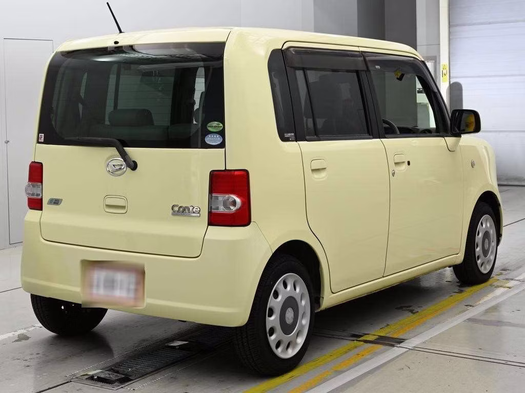 DAIHATSU MOVE CONTE