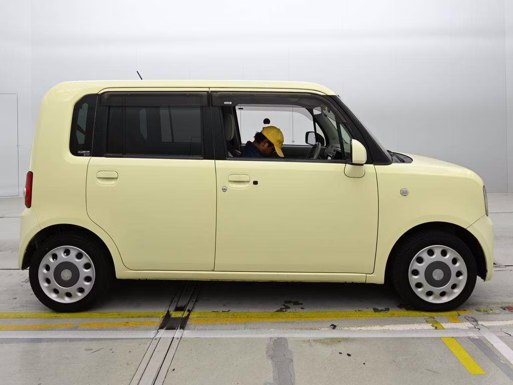 DAIHATSU MOVE CONTE