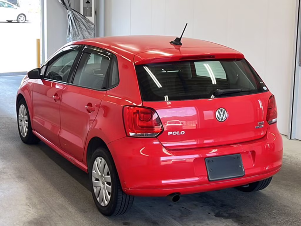 VOLKSWAGEN POLO