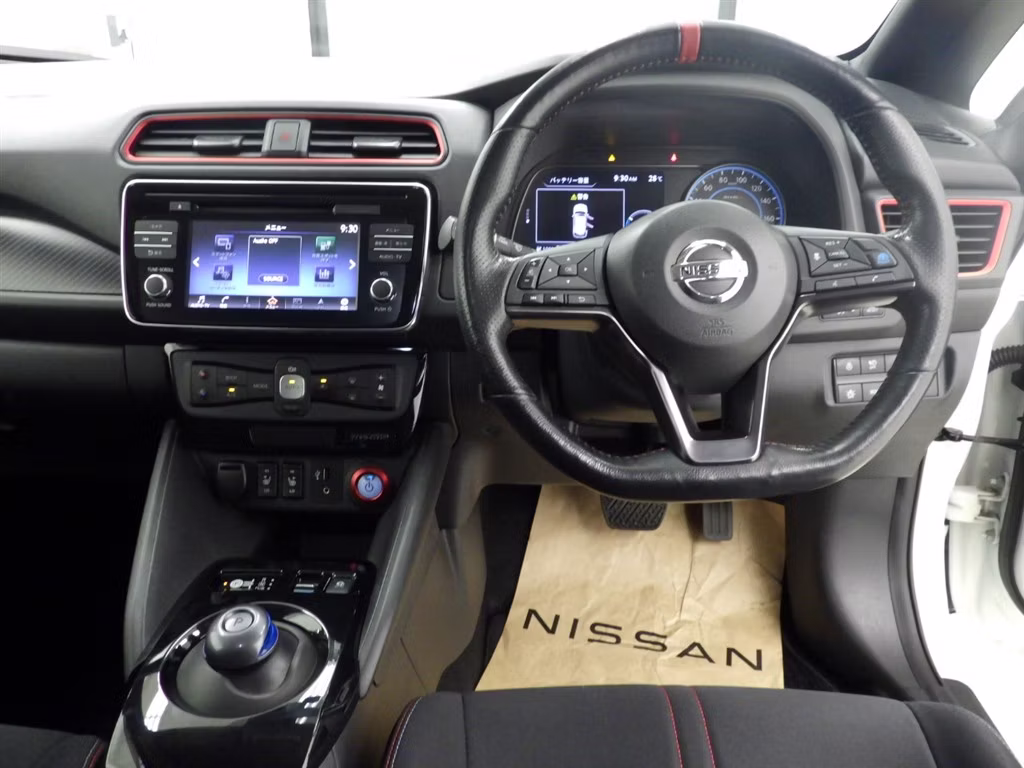 NISSAN LEAF