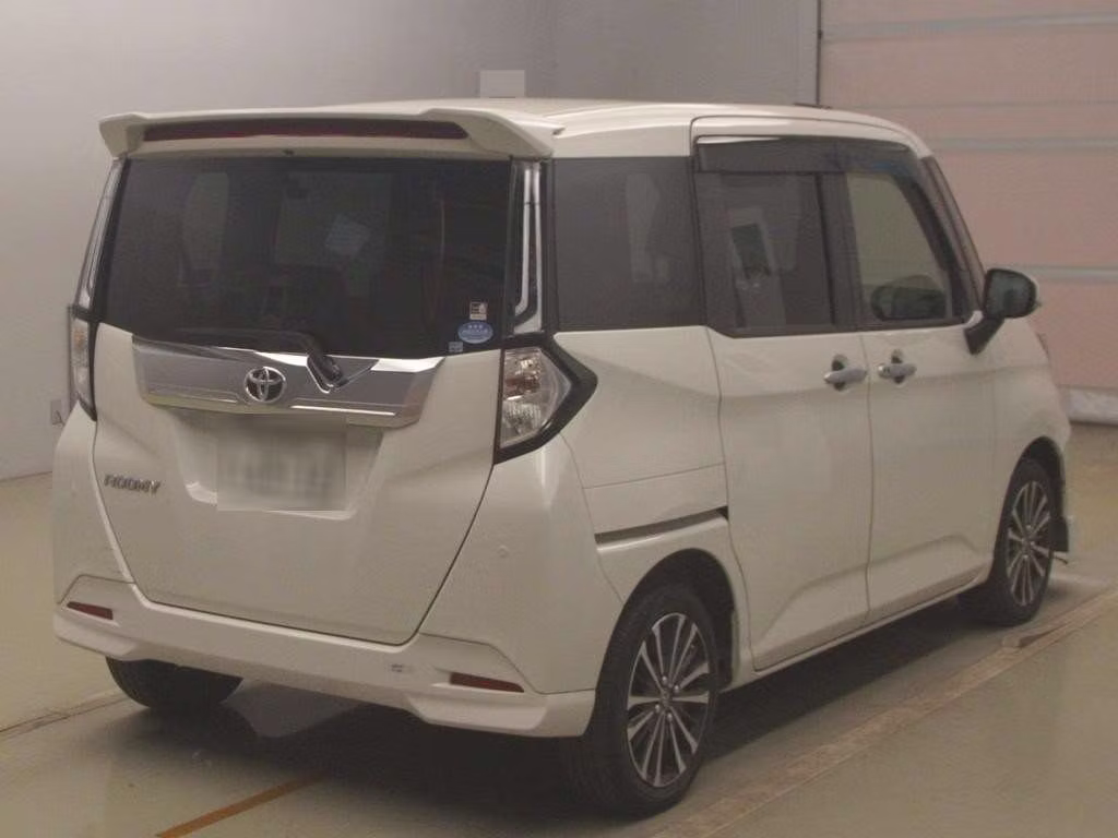 TOYOTA ROOMY