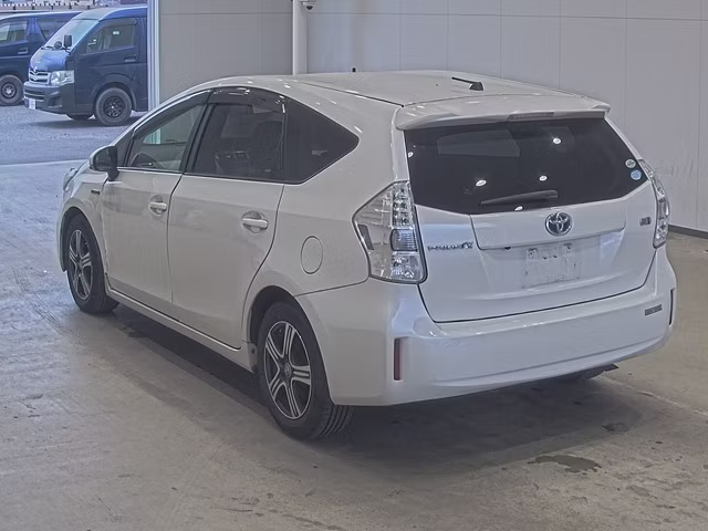 TOYOTA PRIUS ALPHA