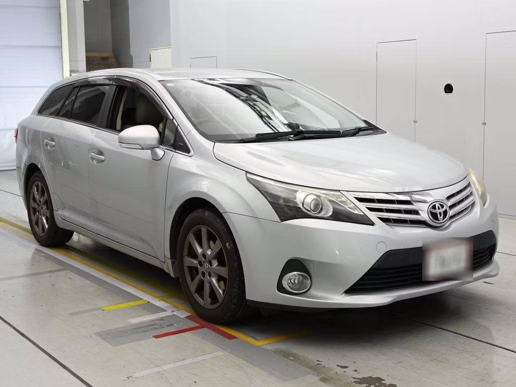 TOYOTA AVENSIS