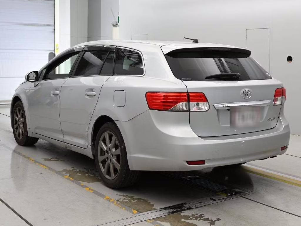 TOYOTA AVENSIS