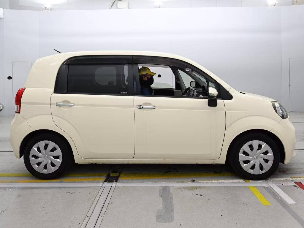 TOYOTA PORTE
