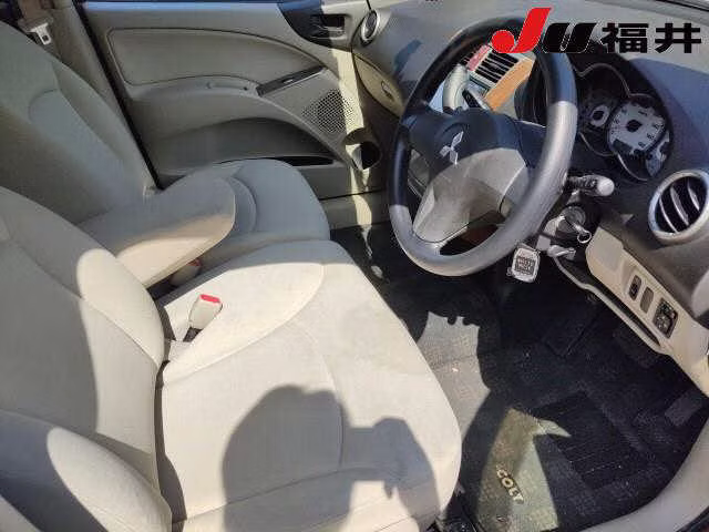 MITSUBISHI COLT