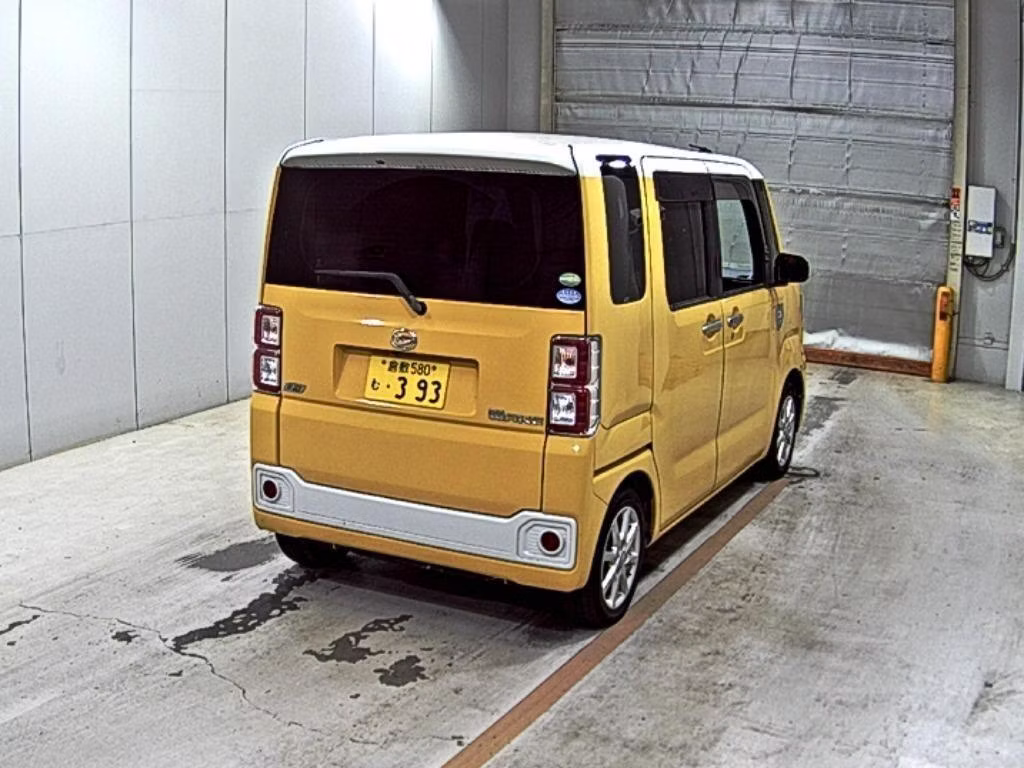 DAIHATSU WAKE
