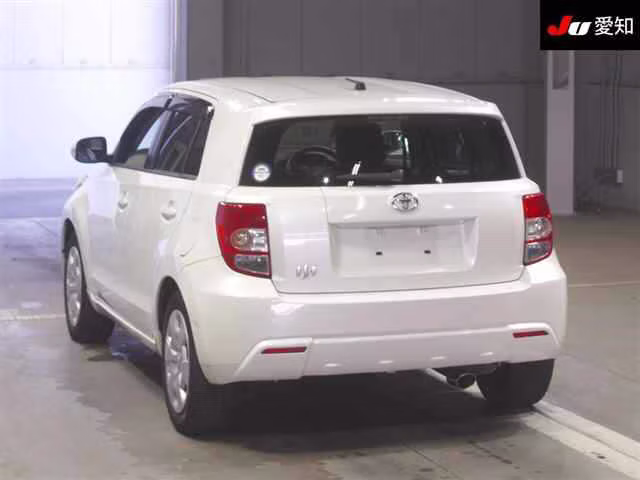 TOYOTA IST