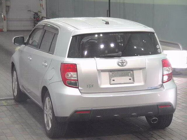 TOYOTA IST