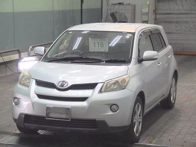 TOYOTA IST
