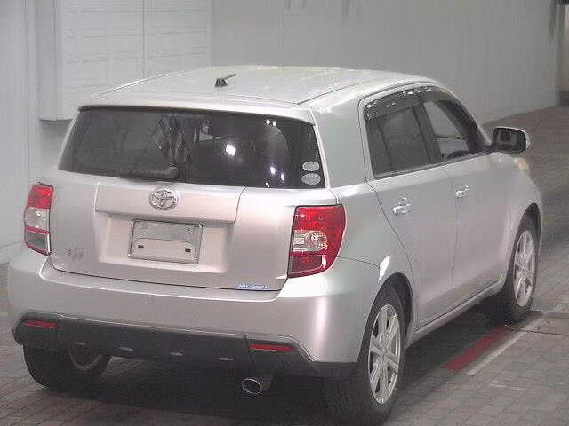 TOYOTA IST