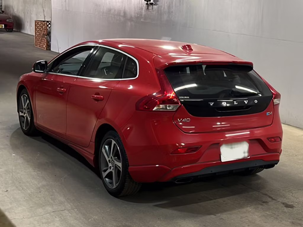 VOLVO V40