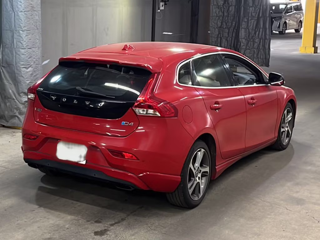 VOLVO V40