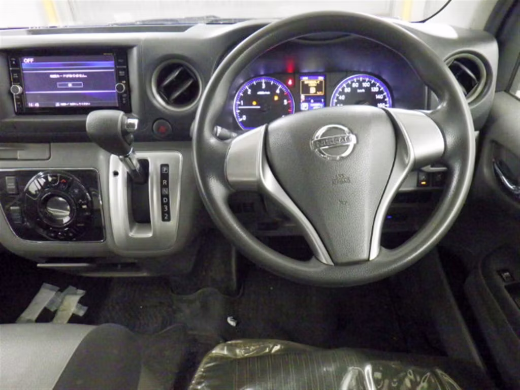 NISSAN NV350 CARAVAN