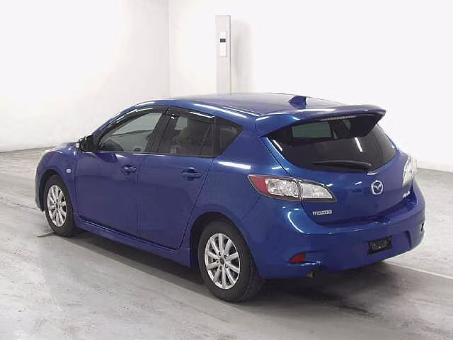 MAZDA AXELA