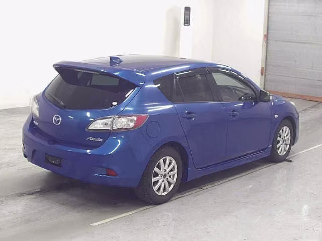 MAZDA AXELA