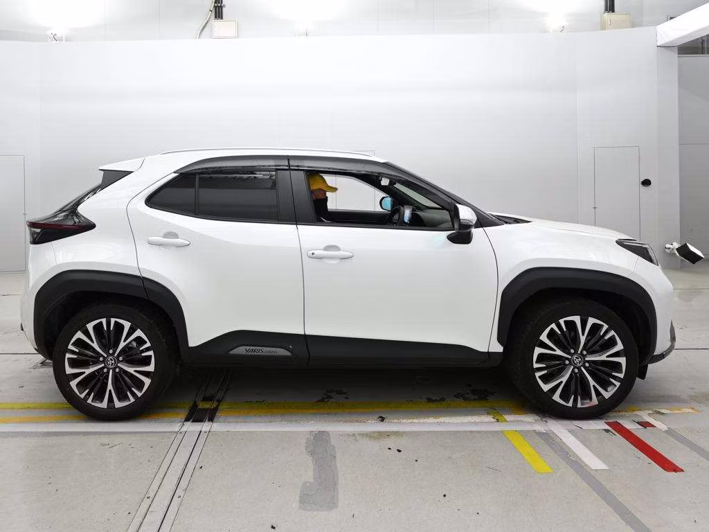 TOYOTA YARIS CROSS