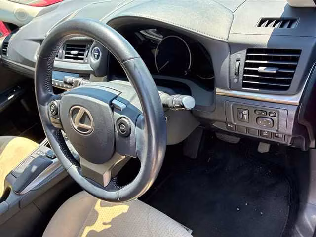 LEXUS CT200H