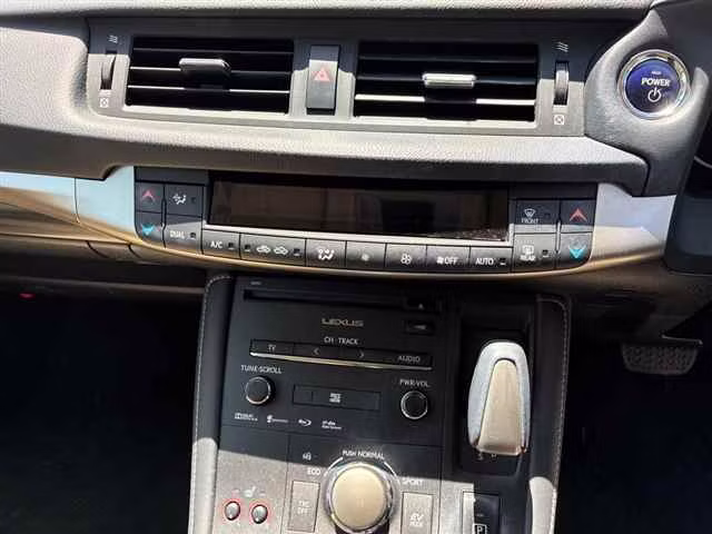 LEXUS CT200H
