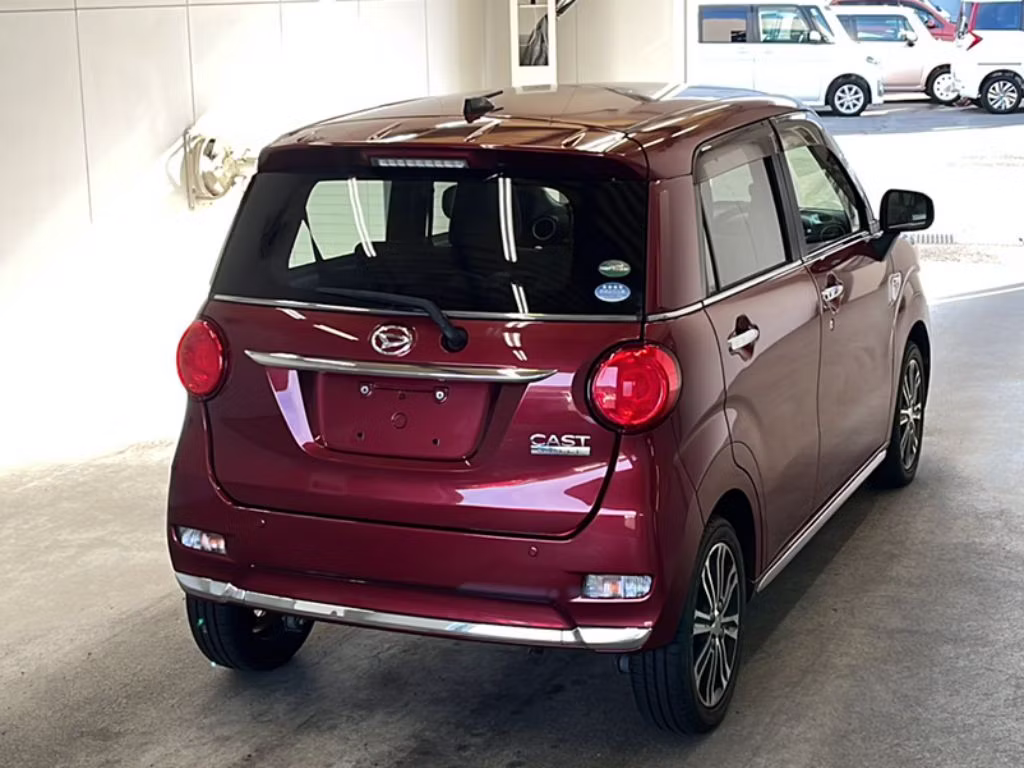 DAIHATSU CAST