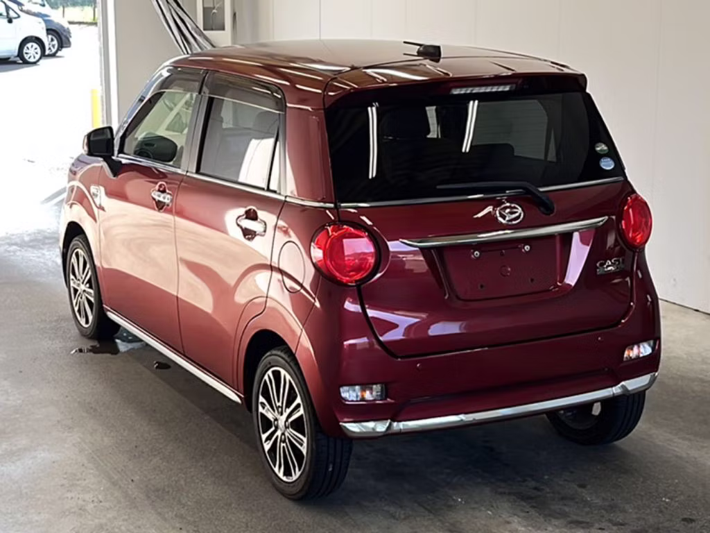 DAIHATSU CAST