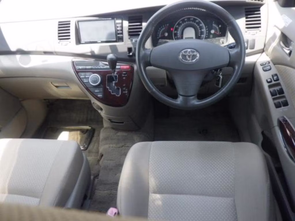 TOYOTA ISIS