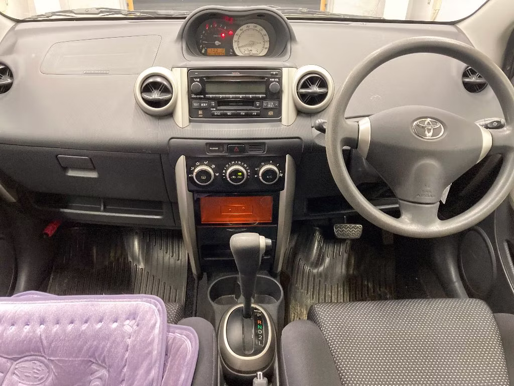TOYOTA IST