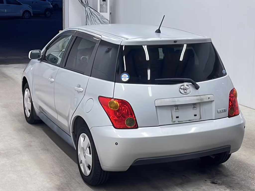 TOYOTA IST