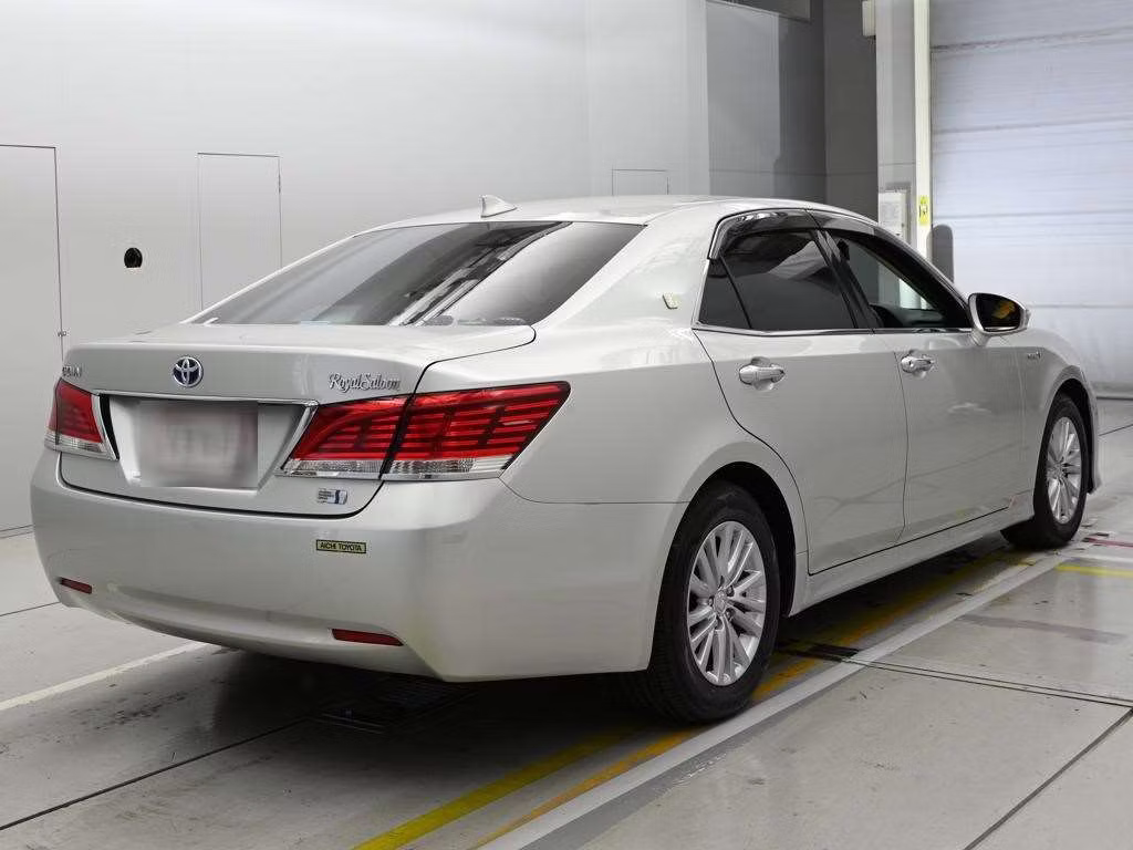 TOYOTA CROWN
