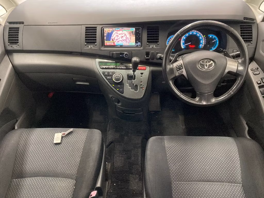 TOYOTA ISIS