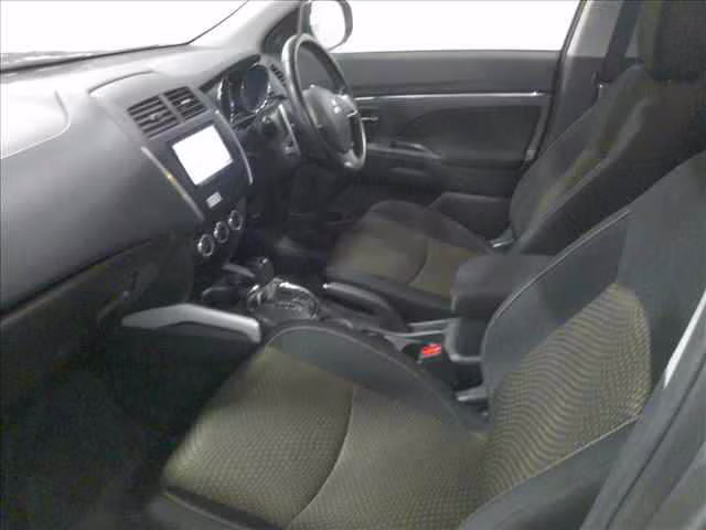 MITSUBISHI RVR