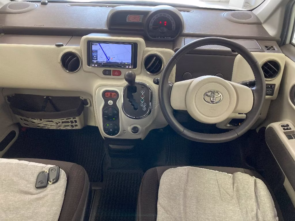TOYOTA SPADE
