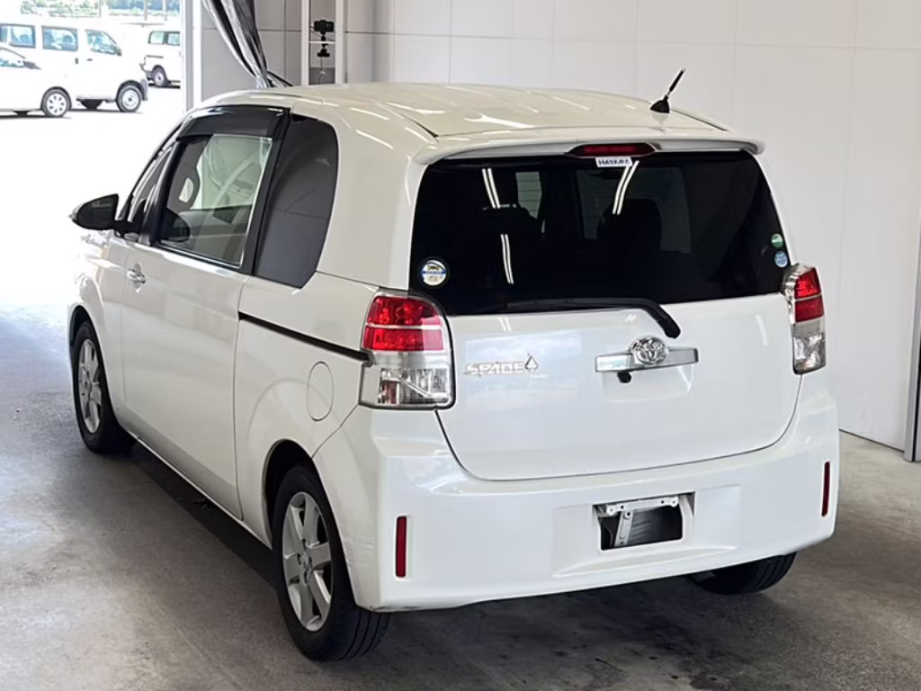 TOYOTA SPADE