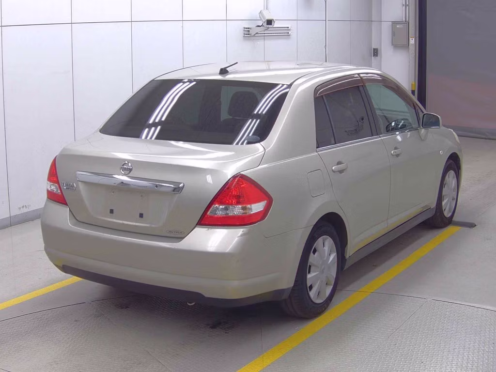 NISSAN TIIDA LATIO