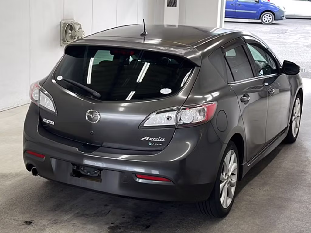 MAZDA AXELA