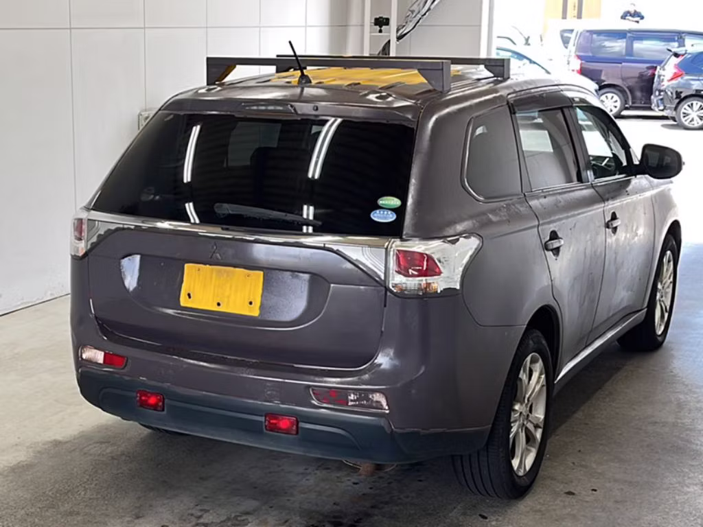 MITSUBISHI OUTLANDER