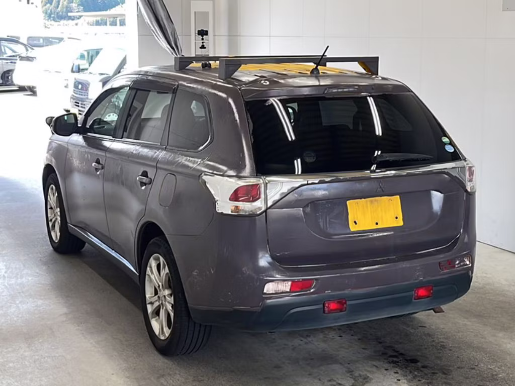 MITSUBISHI OUTLANDER