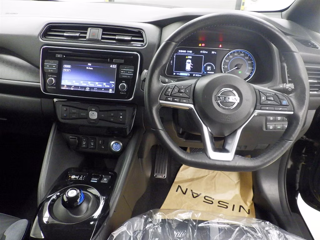 NISSAN LEAF